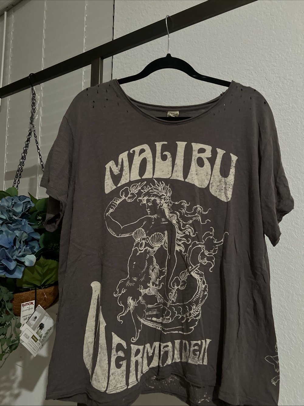 Magnolia Pearl Charcoal Gray Malibu Mermaid Graphic Tee